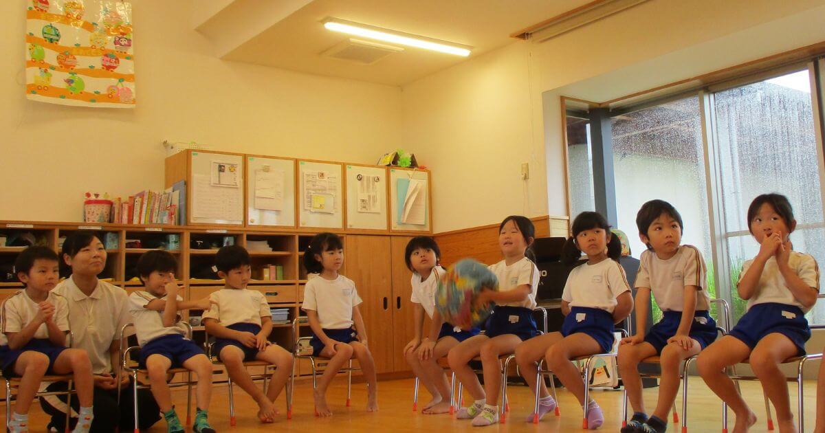 ピースフルな関係づくりを学ぶ、川西こども園のPSP（ピースフルスクールプログラム）。導入から4年、子ども・先生・保護者に起きた変化とは？