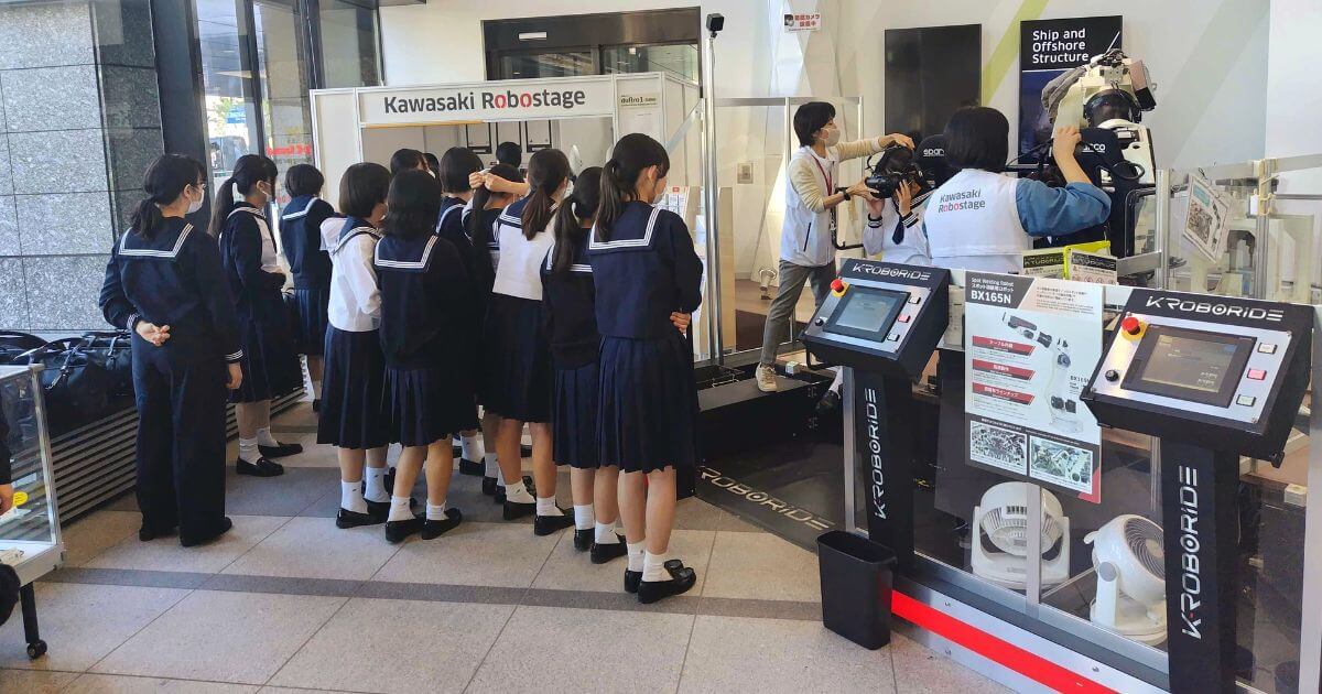 スマートフォンの外にある“社会のリアル”を、生徒たちに。創立104年の十文字高校が探究の入口に「SDGs／社会問題スタディツアー」を置く理由 ＜PR＞