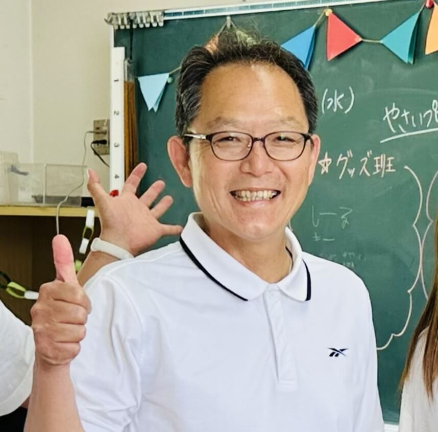 写真：小原 猛（おはら たけし）校長